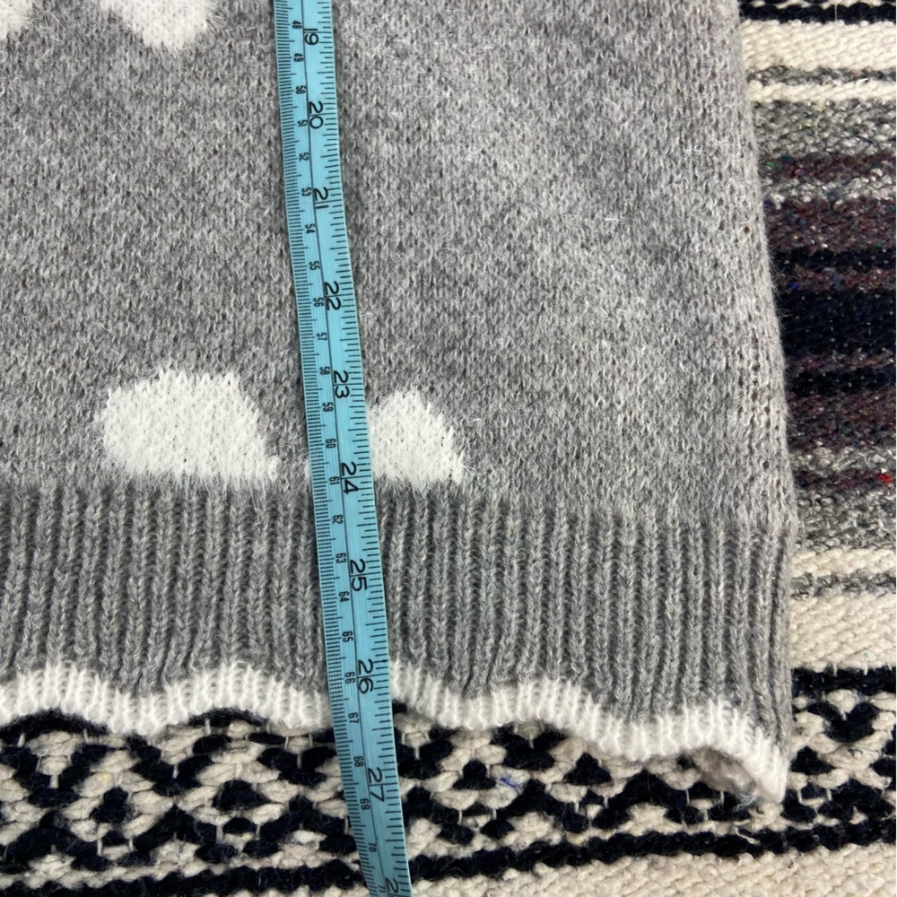 Gray Floral V-Neck Scalloped Sweater Volup Plus Size 4X/5X - Picture 3 of 8